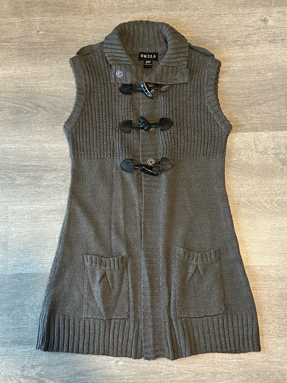 UK2LA Gray Sleeveless Knit Toggle Vest Cardigan Outer